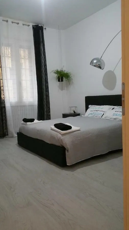 Galliera Street Bologna Apartment